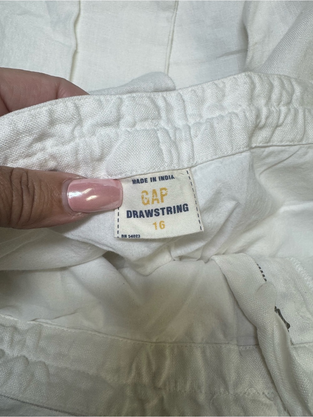 GAP White Drawstring/Button and Zipper Waist Pants
